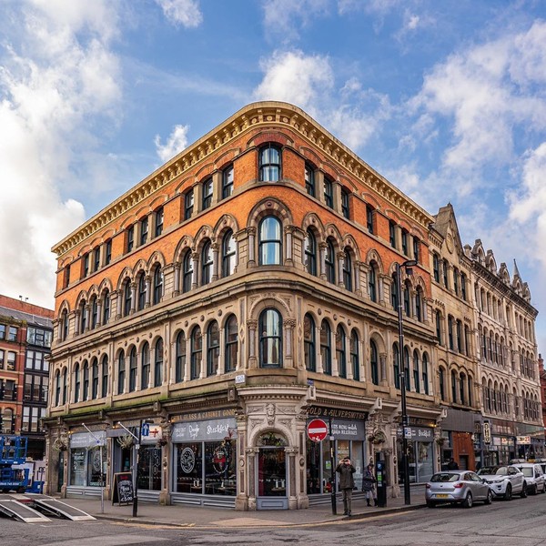 Lokasi syuting The Crown berikutnya adalah Northern Quarter, Manchester.Tempat ini biasanya menjadi tempat mempromosikan kota New York yang bernama Northern Quarter Manchester. Lokasi syuting The Crown berikutnya adalah Northern Quarter, Manchester.Tempat ini biasanya menjadi tempat mempromosikan kota New York yang bernama Northern Quarter Manchester.