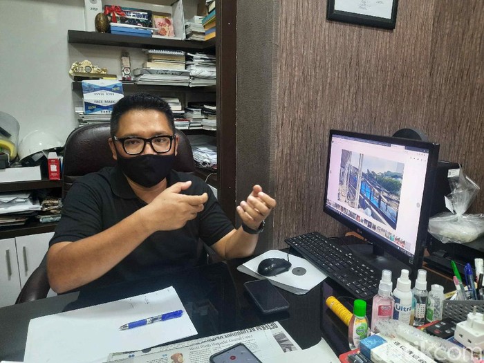 Kabid Bangunan Gedung Dinas Perumahan Rakyat dan Kawasan Permukiman Cipta Karya dan Tata Ruang (DPRKPCKTR) Surabaya, Iman Krestian