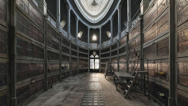 Ruang bawah tanah abad ke-21, Portugal, Wilayah Utara. Ruang bawah tanah yang berada di dalam gereja juga masih terlihat baik. Ruang bawah tanah abad ke-21, Portugal, Wilayah Utara. Ruang bawah tanah yang berada di dalam gereja juga masih terlihat baik.