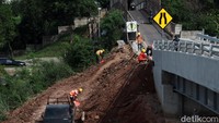 Proyek KCJB merupakan proyek besar yang sudah dimulai sejak Januari 2016 silam. Proyek ini dibangun oleh PT Kereta Cepat Indonesia China yang merupakan konsorsium BUMN Indonesia dengan konsorsium China Railways. Peta jalur KCJB akan memiliki panjang mencapai 142,3 km. 