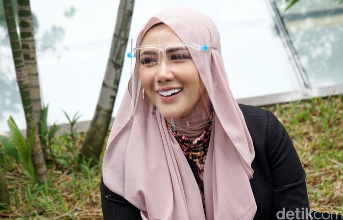 Rey Utami Dulu Tampil Seksi: Itu Masa Jahiliyah