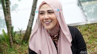 Selama setahun empat bulan di penjara Rey Utami sempat terpikirkan untuk mengakhiri hidupnya itu. Pool/Palevi S/detikFoto.