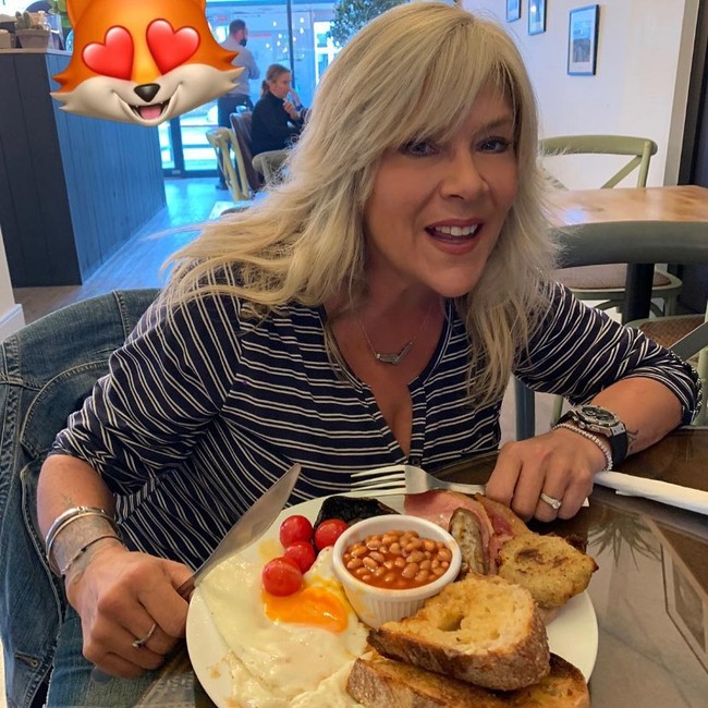 Samantha mendapatkan popularitas saat usianya 17 tahun. Saat remaja memang tubuhnya sudah terbentuk dengan seksi dan indah. Foto: Instagram