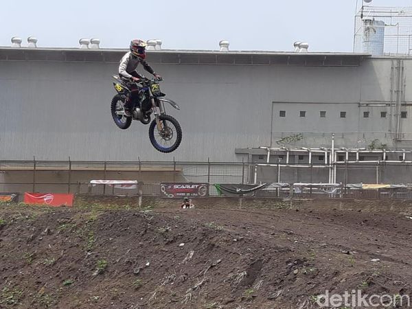Melihat Sirkuit Off Road Tersembunyi di Jakarta