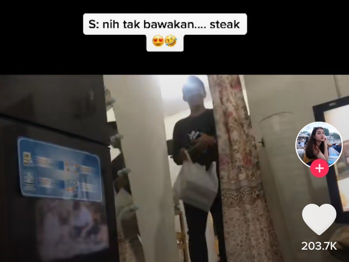 Suami Ini Selalu Bungkus Konsumsi Rapat Untuk Sang Istri Suami Ini Selalu Bungkus Konsumsi Rapat Untuk Sang Istri