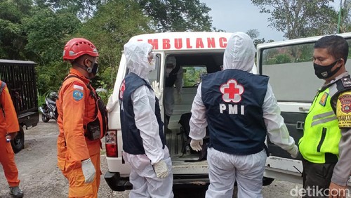 WN Argentina ditemukan tewas di sungai dalam hutan di kawasan Buleleng, Bali. Korban diduga mengalami depresi hingga kabur ke dalam hutan (dok Basarnas Bali)