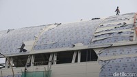 Wakil Menteri BUMN Kartika Wirjoatmodjo mengatakan LRT Jabodebek ditarget beroperasi pada akhir 2021. Dia jelaskan, proyek transportasi publik perkotaan ini sudah melalui fase atau tahap uji coba.