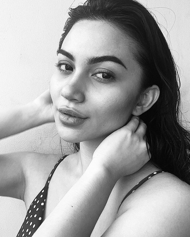 Meski begitu, Ariel Tatum mengakui bahwa dia melakukan operasi plastik di bagian wajah lainnya.  Foto: dok. Instagram @arieltatum