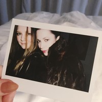 Wanita 31 tahun tersebut dikatakan mengelabui banyak kaum elite sehingga ia sangat mudah hidup di New York mesti tak punya tempat tinggal tetap. Anna pindah dari satu hotel ke hotel lainnya atau menempati apartemen-apartemen mewah milik teman-teman orang kayanya. Foto: Instagram @theannadelvey