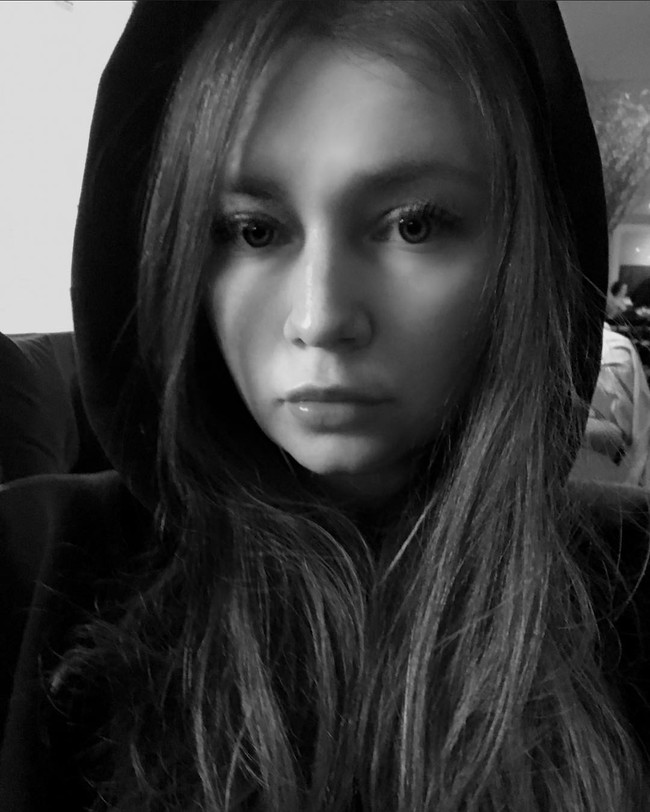 Anna mengaku sebagai salah satu anak orang kaya asal Jerman. Di New York, dia tak punya tempat tinggal. Anna menginap dari satu hotel ke hotel lainnya dengan meminjam uang atau dibayari dari teman-teman tajirnya di New York. Foto: Instagram @theannadelvey