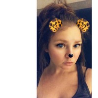 Dilansir dari AFP, wanita yang punya nama samaran Anna Delvey itu pernah menipu total USD 275 ribu atau setara dengan Rp 4 miliar. Ia melancarkan aksinya dengan mendekati orang-orang kaya New York juga menipu hotel hingga bank dengan dokumen palsu. Anna pun pernah menyewa jet pribadi tapi tidak pernah membayar hingga tunggakan sewanya mencapai ratusan juta.Foto: Instagram @theannadelvey