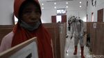 Antisipasi Corona, Barak Pengungsi Merapi Disemprot Disinfektan