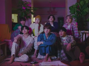 BTS dan BLACKPINK Masuk Daftar 50 Lagu Terbaik 2020 Rolling Stone