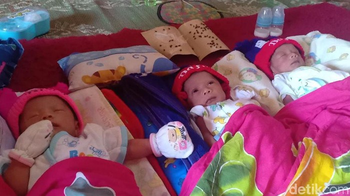 Beredar cerita wanita di Nganjuk melahirkan 3 bayi kembar hingga berutang Rp 43 juta. Kini, wanita itu membantah kabar dirinya memiliki utang.