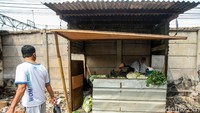 Kebakaran tersebut membuat sejumlah kios pedagang hangus dilalap si jago merah.