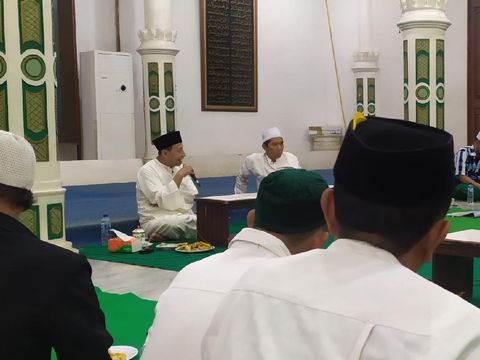 Habib Luthfi bin Yahya di gedung Kanzuz Sholawat, Pekalongan, Selasa (17/11/2020).