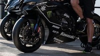 Bicara soal jantung pacu, motor ini diyakini tetap mengusung mesin berkonfigurasi 4 silinder segaris berkapasitas 998cc. Mesin tersebut juga dipastikan lolos regulasi emisi Euro5. Foto: Kawasaki Racing Team