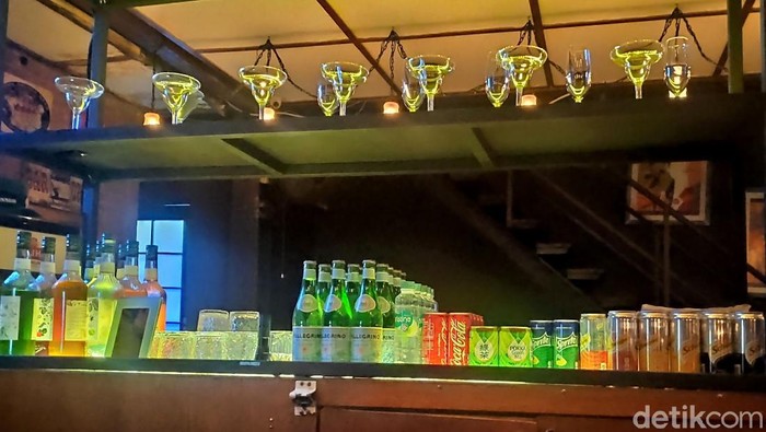 RUU Larangan Minuman Beralkohol jadi salah satu RUU yang masuk dalam Prolegnas Prioritas 2021. RUU ini sendiri pun picu kontroversi di kalangan masyarakat.