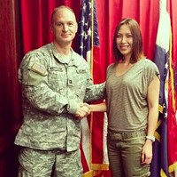 Dapat medals: The Army Commendation Medal, The Good Conduct Medal, The Army Achievement Medal. Aku juga dapat badge Expert Shooter, artinya ya lumayan jago nembak, ujarnya. Foto: Istimewa