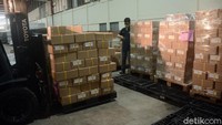 Seluruh kertas suara sudah dilipat dan tinggal didistribusikan ke setiap Kecamatan dan Kelurahan yang ada di Kota Depok, Jawa Barat.  