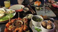Intip penampilan terbaru Millen saat makan malam sushi hingga seafood. Banyak netizen yang bilang bahwa Millen mirip Kim Kardashian. Foto: Instagram @millencyrus