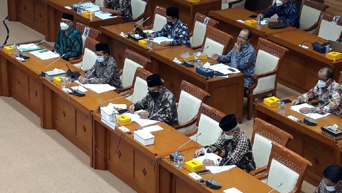 Menag Fachrul Razi rapat dengan Komisi VIII DPR