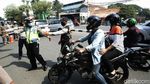 Menjaring Pengendara Tidak Bermasker di Cakung Jakarta