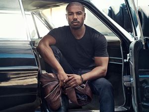 Michael B Jordan Tabrak Mobil Parkir, Jalan dan Lapor ke Polisi Sendiri