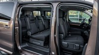 Untuk fitur navigasi satelit dan AC otomatis menjadi paket opsional. Foto: Dok. Toyota