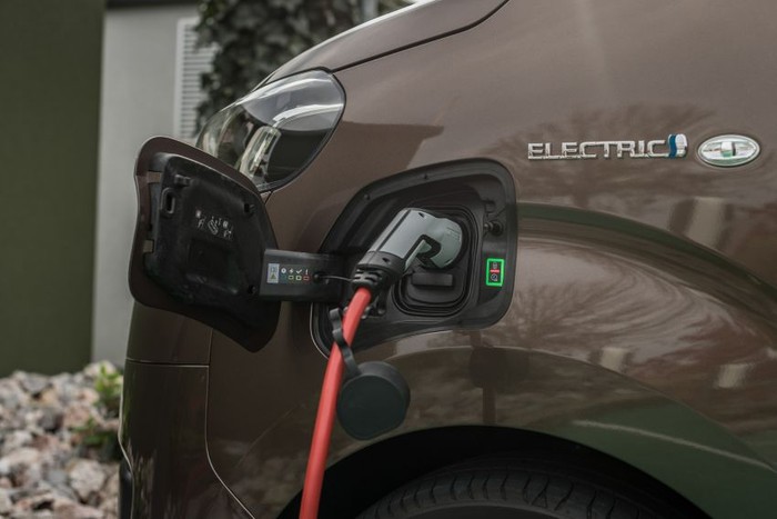 Mobil Listrik Toyota Proace Verso Electric