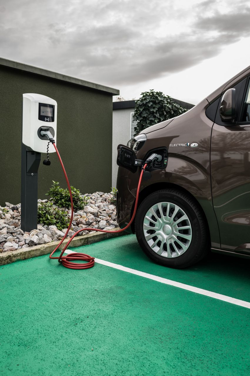 Mobil Listrik Toyota Proace Verso Electric