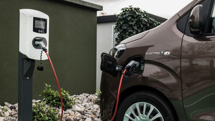 Mobil Listrik Toyota Proace Verso Electric