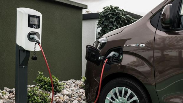 Mobil Listrik Toyota Proace Verso Electric