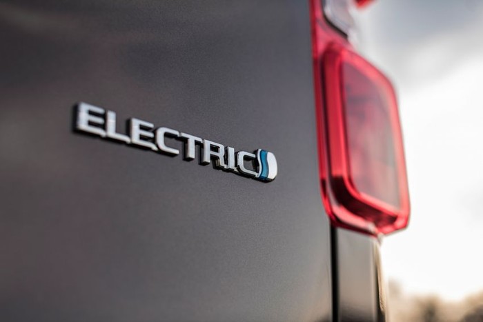 Mobil Listrik Toyota Proace Verso Electric