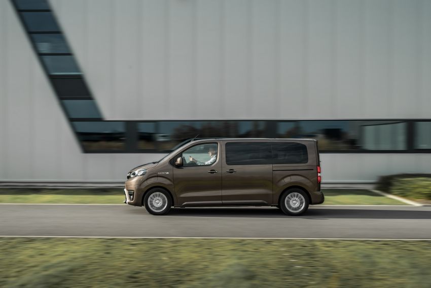 Mobil Listrik Toyota Proace Verso Electric