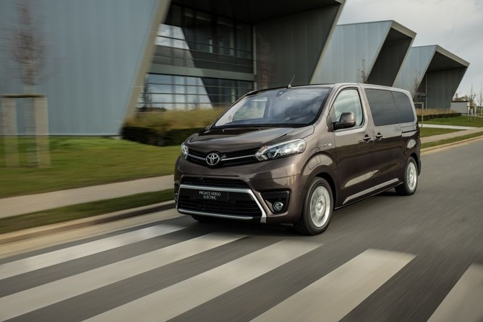 Mobil Listrik Toyota Proace Verso Electric