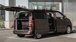 Wujud Mobil Listrik Toyota dengan Pintu Geser