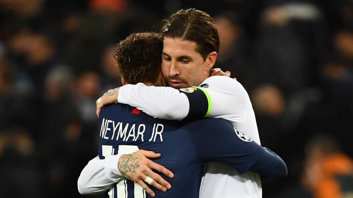 Neymar diklaim mencoba meyakinkan Sergio Ramos untuk gabung Paris St. Germain? (Foto: AFP/GABRIEL BOUYS)