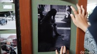 Yang paling bikin nyesek adalah foto tenaga medis yang kelelahan saat merawat pasien positif Coron (Siti Fatimah/detikcom)