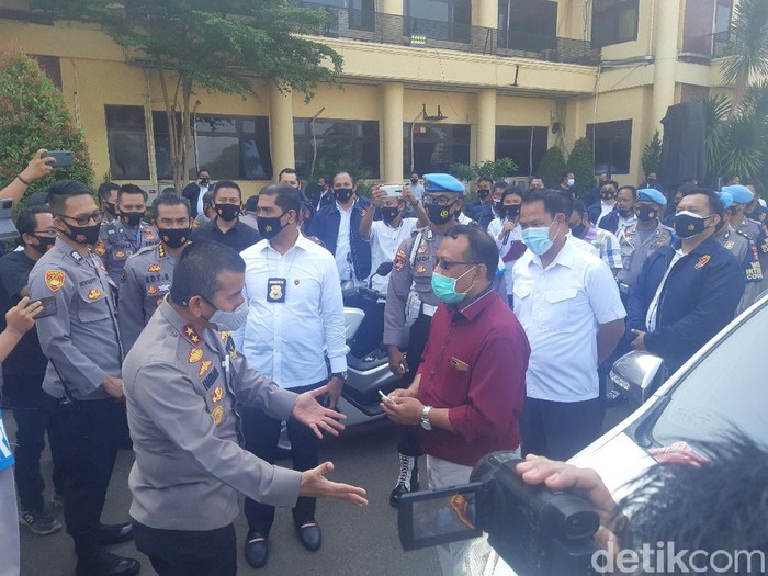 Polda Banten Serahkan Kendaraan kepada Korban Curanmor