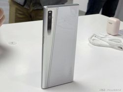 Keren Abis! Ini Ponsel Layar Gulung Buatan Oppo