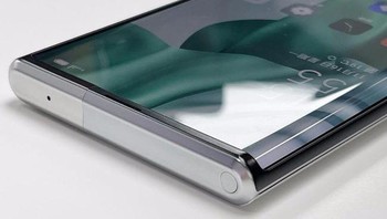 Karena layar yang dapat digulung pada Oppo X 2021 tidak sekaku layar konvensional, Oppo turut merancang teknologi dukungan tampilan Plat 2-in-1 yang mendukung tampilan di kedua sisi dari dalam. Foto: Sohu IT