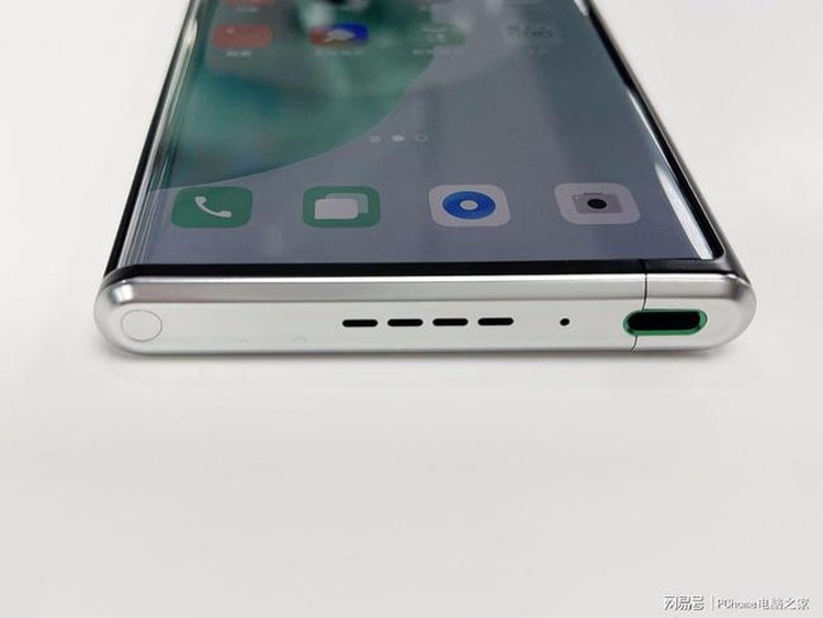 Ponsel Layar Gulung Oppo