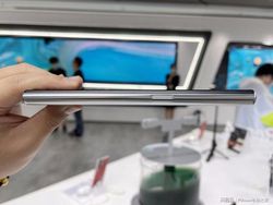 Keren Abis! Ini Ponsel Layar Gulung Buatan Oppo