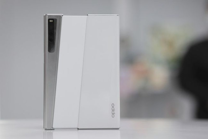 Ponsel Layar Gulung Oppo