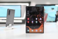 Ponsel Layar Gulung Oppo