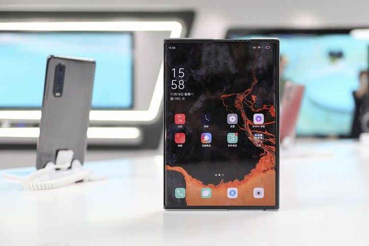 Ponsel Layar Gulung Oppo