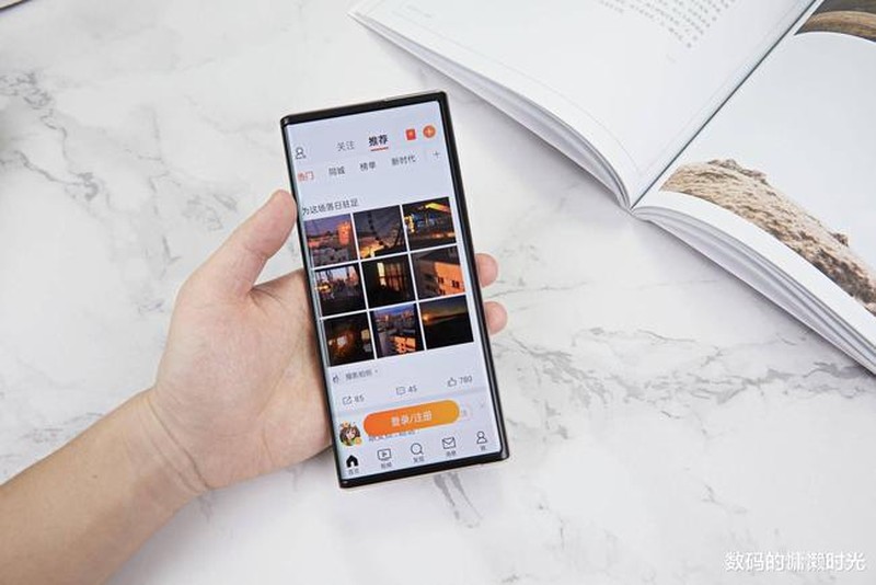 Ponsel Layar Gulung Oppo