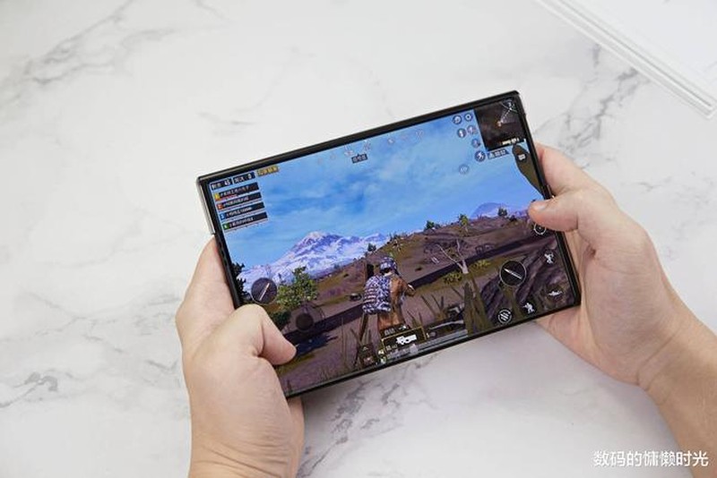 Ponsel Layar Gulung Oppo