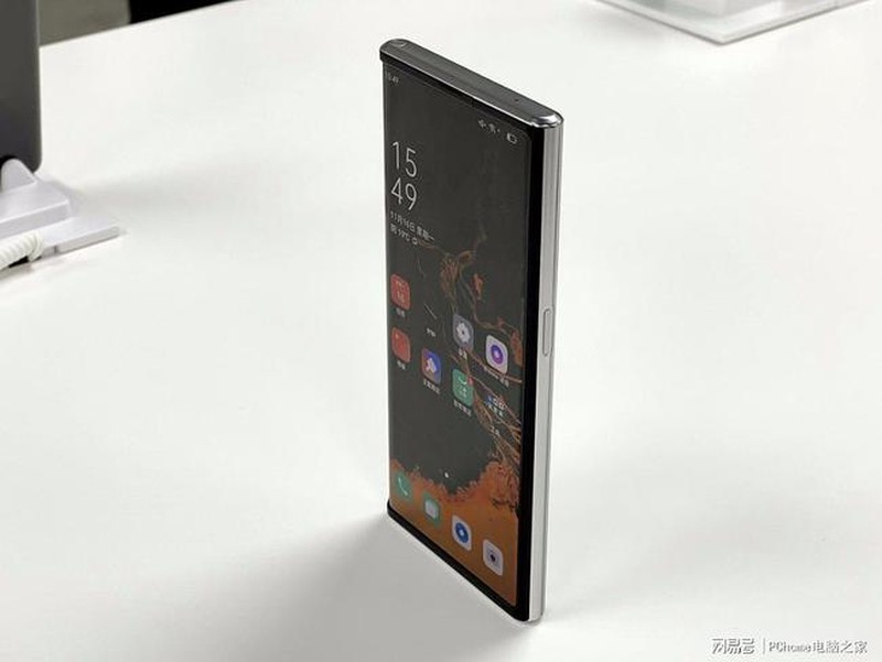 Ponsel Layar Gulung Oppo